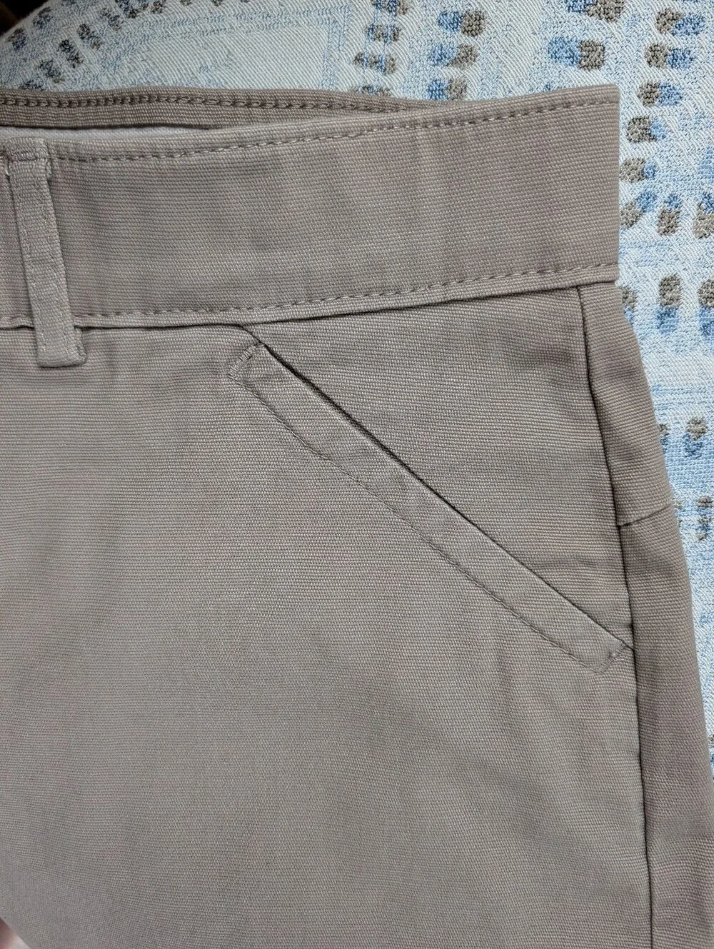 Lee Total Freedom Mid-Rise Matteo Chino Bermuda Shorts 8M Khaki Grey Persian